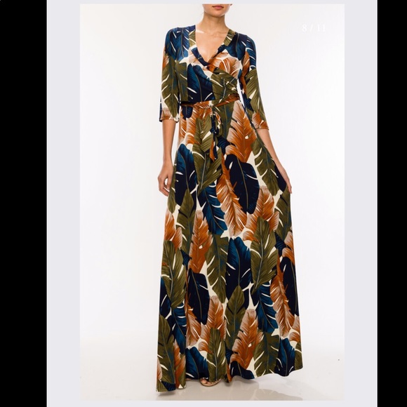 Black Maxi Floor-Length 3/4 Sleeve Dress - Picture 2 of 6